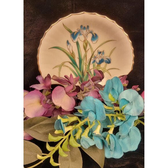 Vintage Takahashi Hand-Painted Porcelain Trinket Dish Featuring Irises - Picture 5 of 12